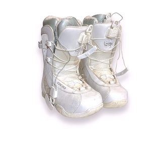 Used Ride Sage Senior 7 Women's Snowboard Boots